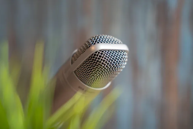 microphone, podcast, music, sound, voice, audio, studio, podcast, podcast, podcast, podcast, podcast. UK B2B podcast advertising: checks before you book
