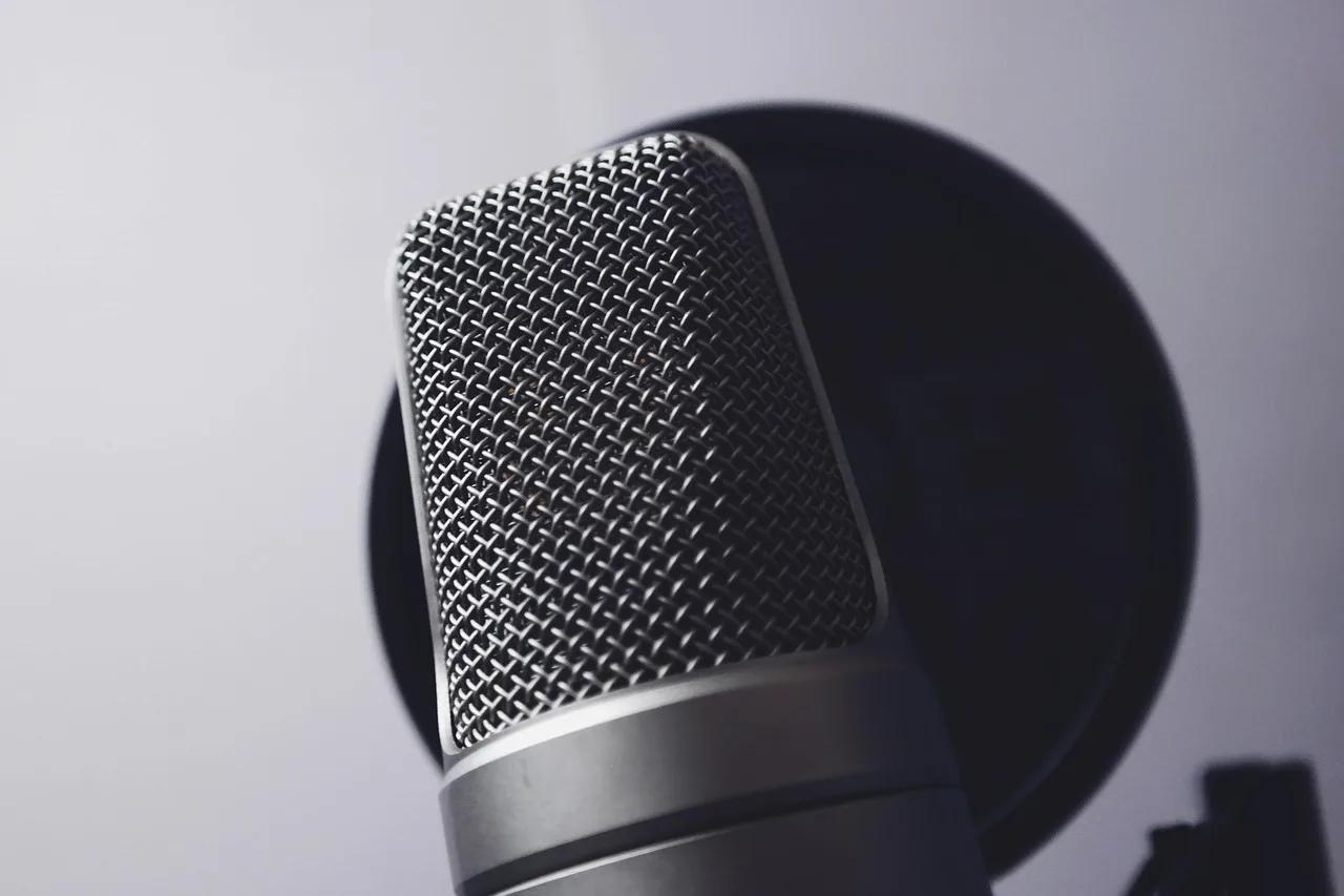 podcast, recording studio, microphone, music studio, spotlight, recording microphone, music, recording, studio podcast, music picture, podcast background, black and white, mic, broadcasting station