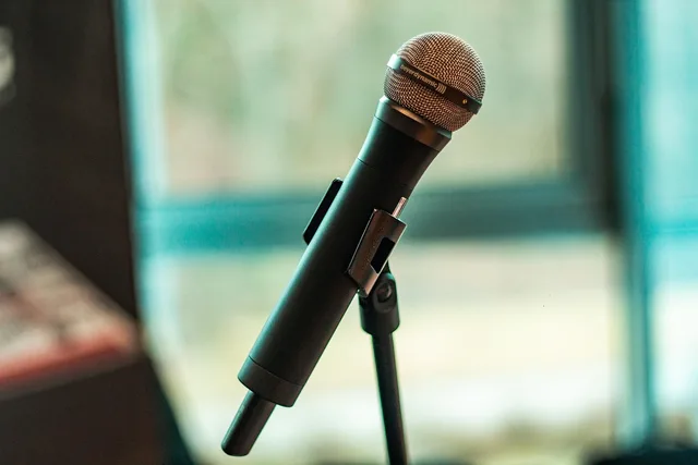 microphone, wireless, mic, audio, sound, recording, music, sing, vocals, equipment, audio equipment, technology. Five podcast advertising demand signals media buyers can check