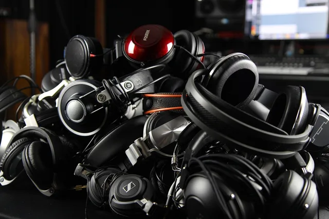 pile, headphones, studio, recording, stack, audio, music, entertainment, stereo, equipment, sound, gray music, gray headphones, headphones, headphones, headphones, headphones, headphones, recording. Seven checks that keep podcast advertising market size in England credible