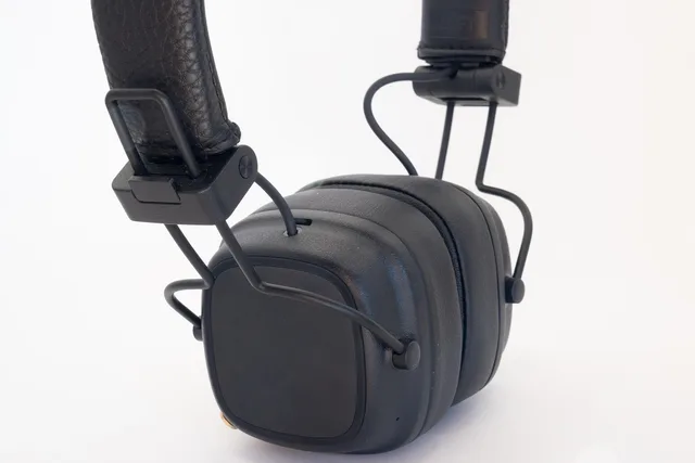 headphones, headset, music, listener, listen, speaker, communication. Podcast advertising target audience explained for planners